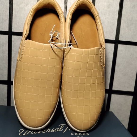 Universal Thread Kelsey Sneaker Tan Size 6 - Picture 2 of 5